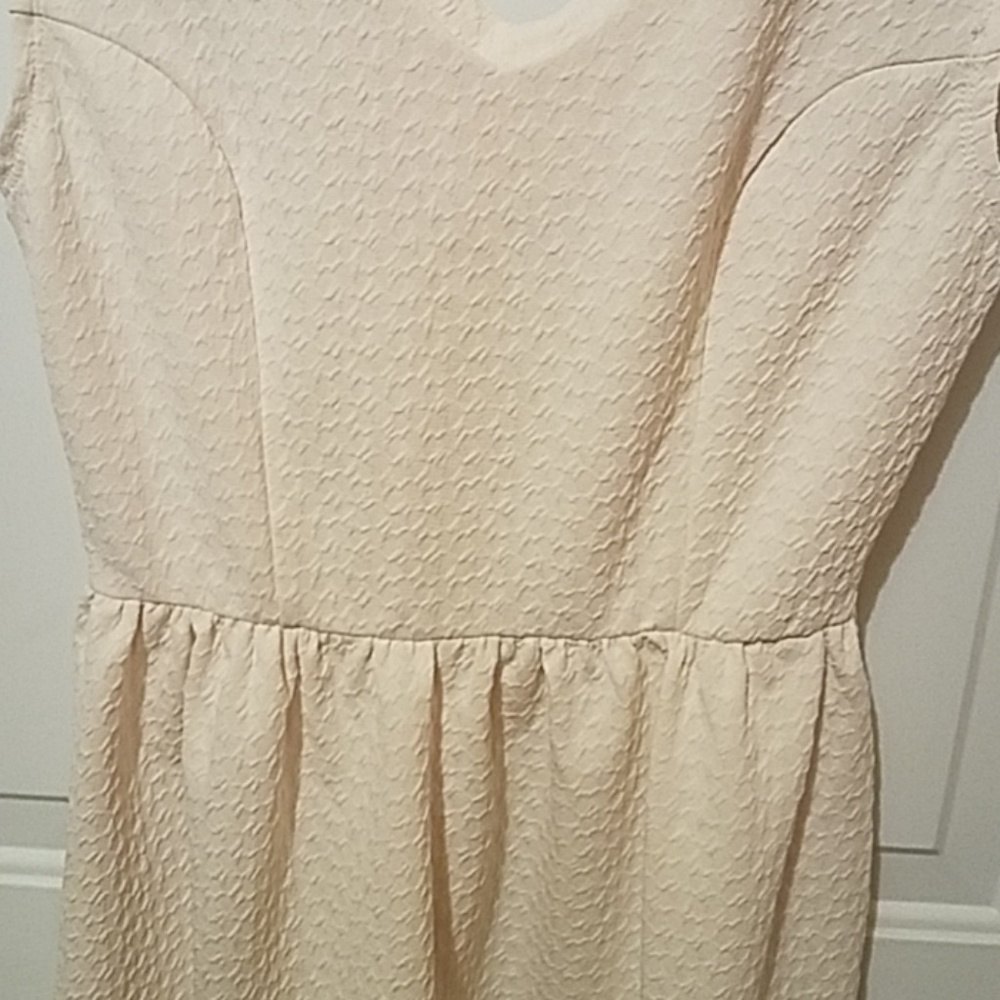 No Boundaries medium cream colored dress - Picture 2 of 6